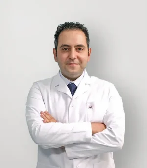 فوركان كوردال، دكتوراه في الطب.